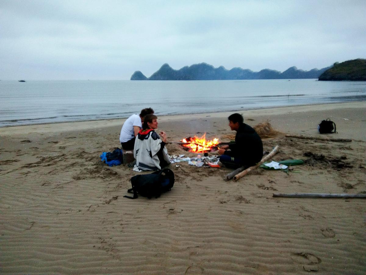 Anh Thuan Hotel 1 Cat Ba Island Ngoại thất bức ảnh