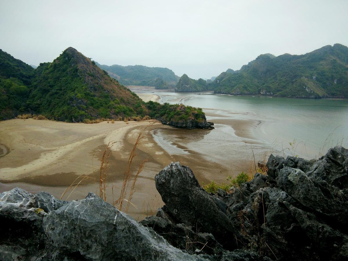 Anh Thuan Hotel 1 Cat Ba Island Ngoại thất bức ảnh